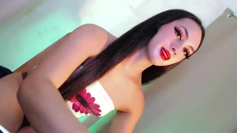 Snapshot of queen_danaya chatting on 09.14.25 queen_danaya online show from 09.14.25