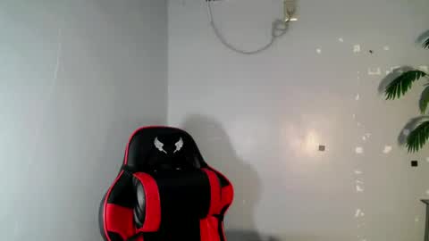 Snapshot of queen_danaya chatting on 06.12.26 queen_danaya online show from 06.12.26