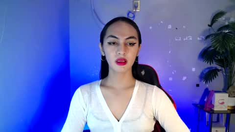 Snapshot of queen_danaya chatting on 06.15.26 queen_danaya online show from 06.15.26