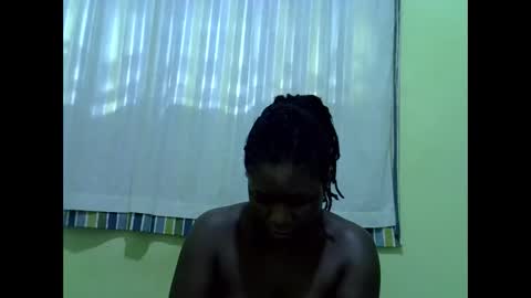 Snapshot of queen_diva01 chatting on 04.28.26 queen_diva01 online show from 04.28.26