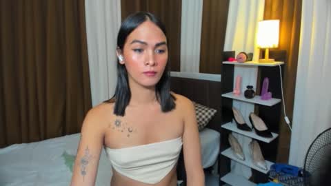 Snapshot of queen_dyosa chatting on 10.11.25 Queen Dyosa online show from 10.11.25