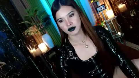 Kendal  online here from 6am-3pm philippine time online show from 10.10.25