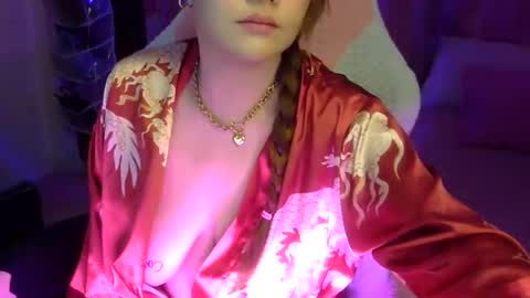 QueenHennessy online show from 03.13.26