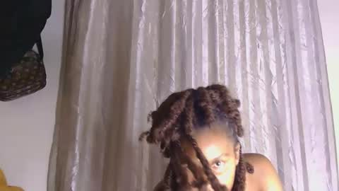 queen_leilani online show from 10.10.25
