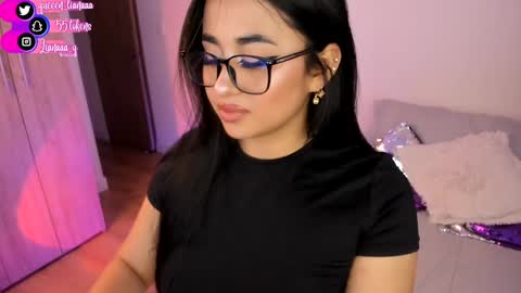 Snapshot of queen_liana chatting on 01.10.25 Liana  online show from 01.10.25