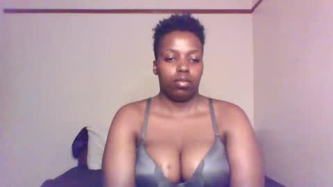 Snapshot of queen_melanine chatting on 01.03.25 QUEEN online show from 01.03.25