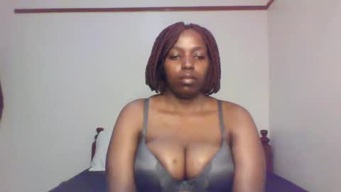 Snapshot of queen_melanine chatting on 01.27.25 QUEEN online show from 01.27.25