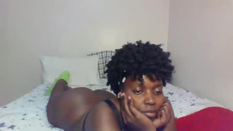 Snapshot of queen_melanine chatting on 02.26.25 QUEEN online show from 02.26.25