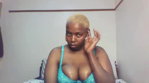Snapshot of queen_melanine chatting on 03.02.25 QUEEN online show from 03.02.25