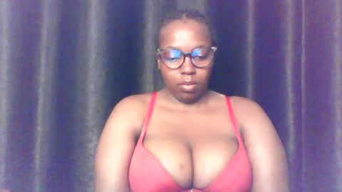 Snapshot of queen_melanine chatting on 07.06.26 QUEEN online show from 07.06.26