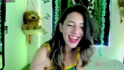 Snapshot of queen_natttyy chatting on 04.22.26 queen_natttyy online show from 04.22.26