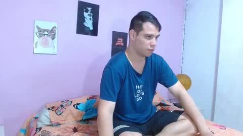 Snapshot of queen_night19 chatting on 01.12.26 Queen night online show from 01.12.26