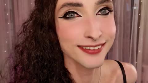 Snapshot of queen_of_tease chatting on 09.17.25 queen_of_tease online show from 09.17.25