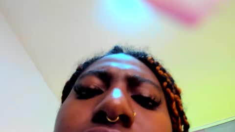 Snapshot of queen_perla_ chatting on 12.15.24 online show from 12.15.24