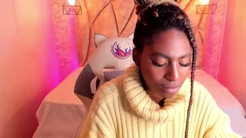 Snapshot of queen_perla_ chatting on 01.31.25 online show from 01.31.25