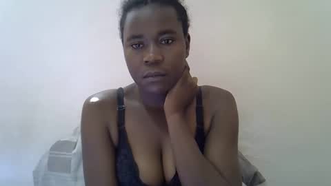 queen_sly online show from 10.12.25