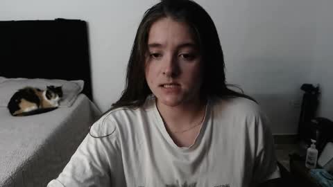 Queen Val online show from 04.12.26