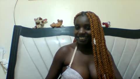 Snapshot of queen_wow2 chatting on 09.16.25 queen online show from 09.16.25