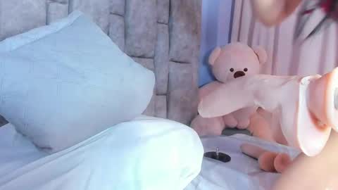 queen_yully online show from 04.16.26