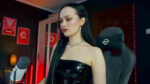 Snapshot of queenaliss chatting on 01.19.26 Your world and the universe Aliss online show from 01.19.26