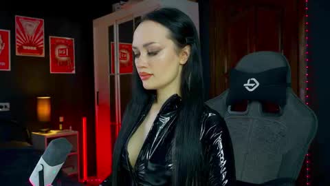 Snapshot of queenaliss chatting on 02.09.26 Your world and the universe Aliss online show from 02.09.26