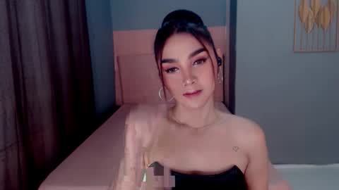 queenemeraldts online show from 11.27.25