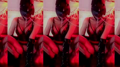 Snapshot of queenfox4u chatting on 02.19.25 LadyAlpa online show from 02.19.25