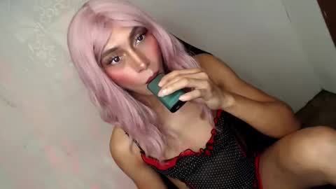 just call me QUEEN and ill be there online show from 10.22.25