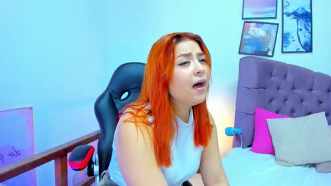 Snapshot of queengrett chatting on 11.17.25 Queen online show from 11.17.25