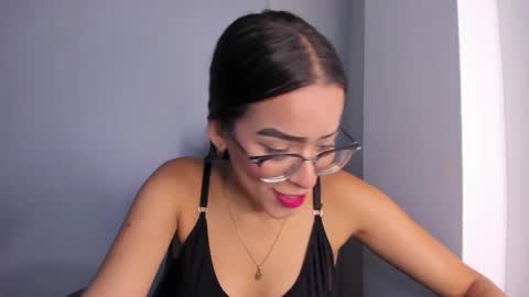 Snapshot of queenie_quinn09 chatting on 09.25.25 queenie_quinn09 online show from 09.25.25