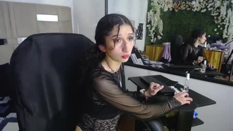 Snapshot of queenjenn__ chatting on 01.04.25 QUEENJEENN online show from 01.04.25