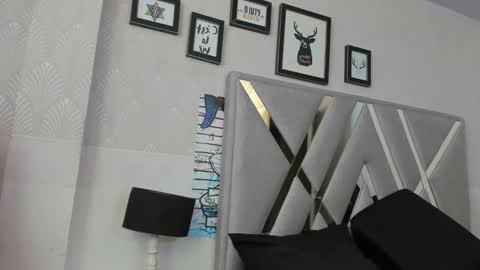 Snapshot of queenjenn__ chatting on 01.25.25 QUEENJEENN online show from 01.25.25