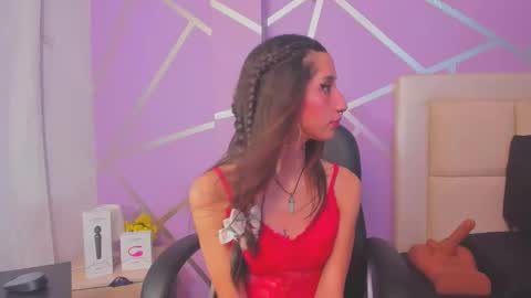 Snapshot of queenjenn__ chatting on 02.28.25 QUEENJEENN online show from 02.28.25
