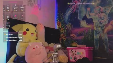 Snapshot of queenlamia chatting on 02.05.25  Taurus online show from 02.05.25