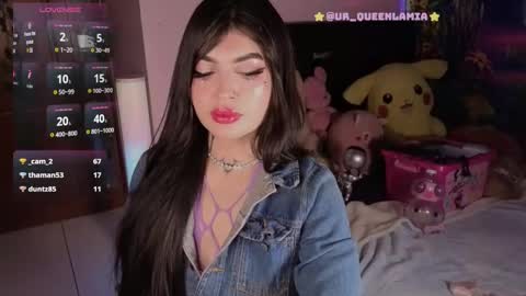 Snapshot of queenlamia chatting on 03.10.25  Taurus online show from 03.10.25