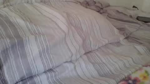 Snapshot of queenlavish chatting on 11.14.25 queenlavish online show from 11.14.25