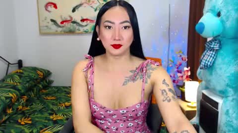 Snapshot of queenmistressts chatting on 01.22.25 QUEEN online show from 01.22.25