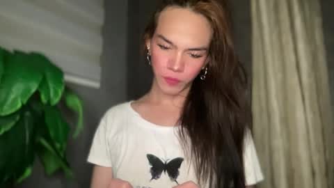 QUEEN online show from 11.22.25