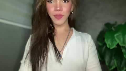 QUEEN online show from 01.13.26