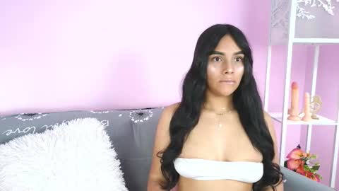 queenofchains online show from 10.18.25