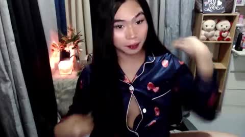 Snapshot of queenofcum169xx chatting on 05.14.26 Mikka online show from 05.14.26