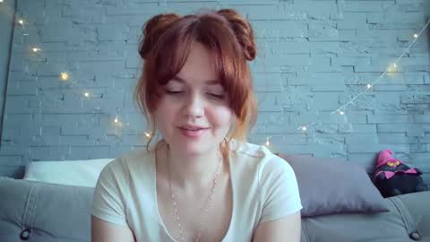 Snapshot of queenofmodels chatting on 03.04.25 QueenOfModels online show from 03.04.25