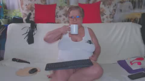 QueenPammy online show from 09.17.25
