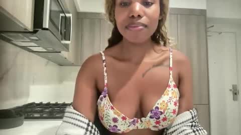 Queenquinn online show from 11.27.25