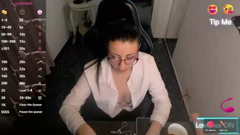queenrose94 online show from 06.18.26