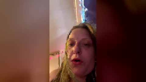 Snapshot of queenstonermami chatting on 04.18.26 queenstonermami online show from 04.18.26