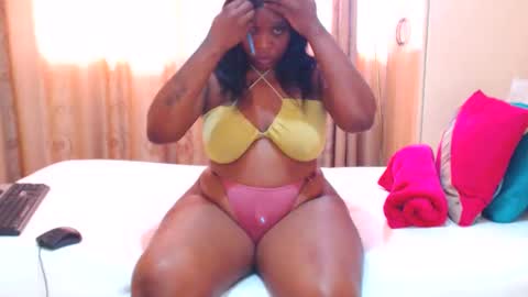 queenteex6999 online show from 11.25.25