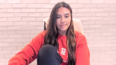 Val  -  online show from 01.04.25