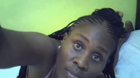 Snapshot of queenviviana chatting on 01.11.25 vallary online show from 01.11.25