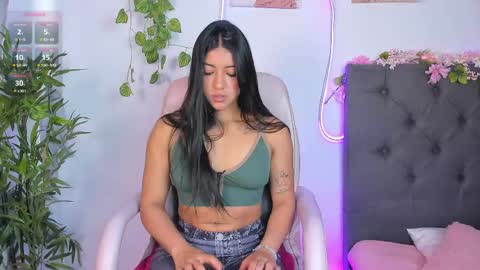 Snapshot of quiinn__bx chatting on 04.19.26 online show from 04.19.26